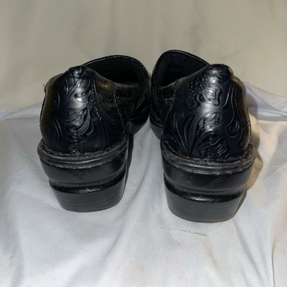b.o.c. black leather loafer (nursing clogs) - Picture 8 of 8
